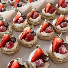 Load image into Gallery viewer, NEW PRODUCT : Scone Platter – Jam, Cream & Fresh Fruit