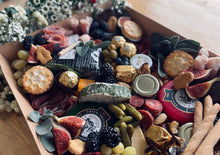 Load image into Gallery viewer, Festive Platter for 8-10 People - (FESTIVE PRODUCT)